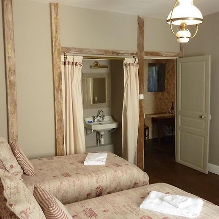 Le Logis Alexandra Bnb La Trimouille ภายนอก รูปภาพ