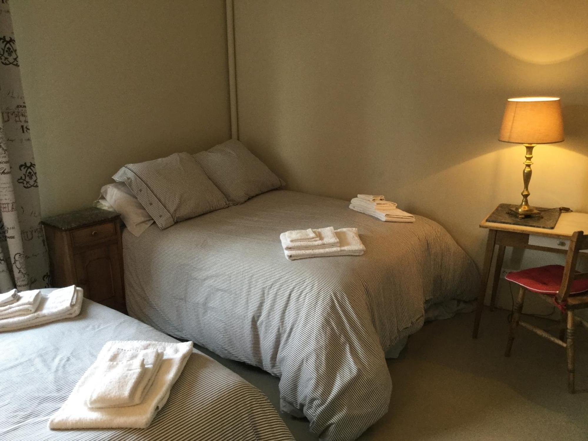 Le Logis Alexandra Bnb La Trimouille ภายนอก รูปภาพ