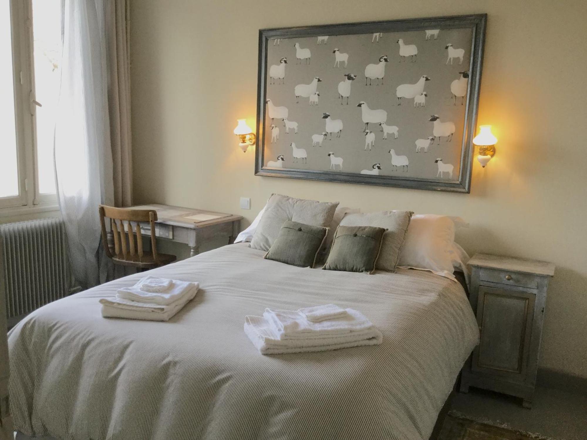 Le Logis Alexandra Bnb La Trimouille ภายนอก รูปภาพ
