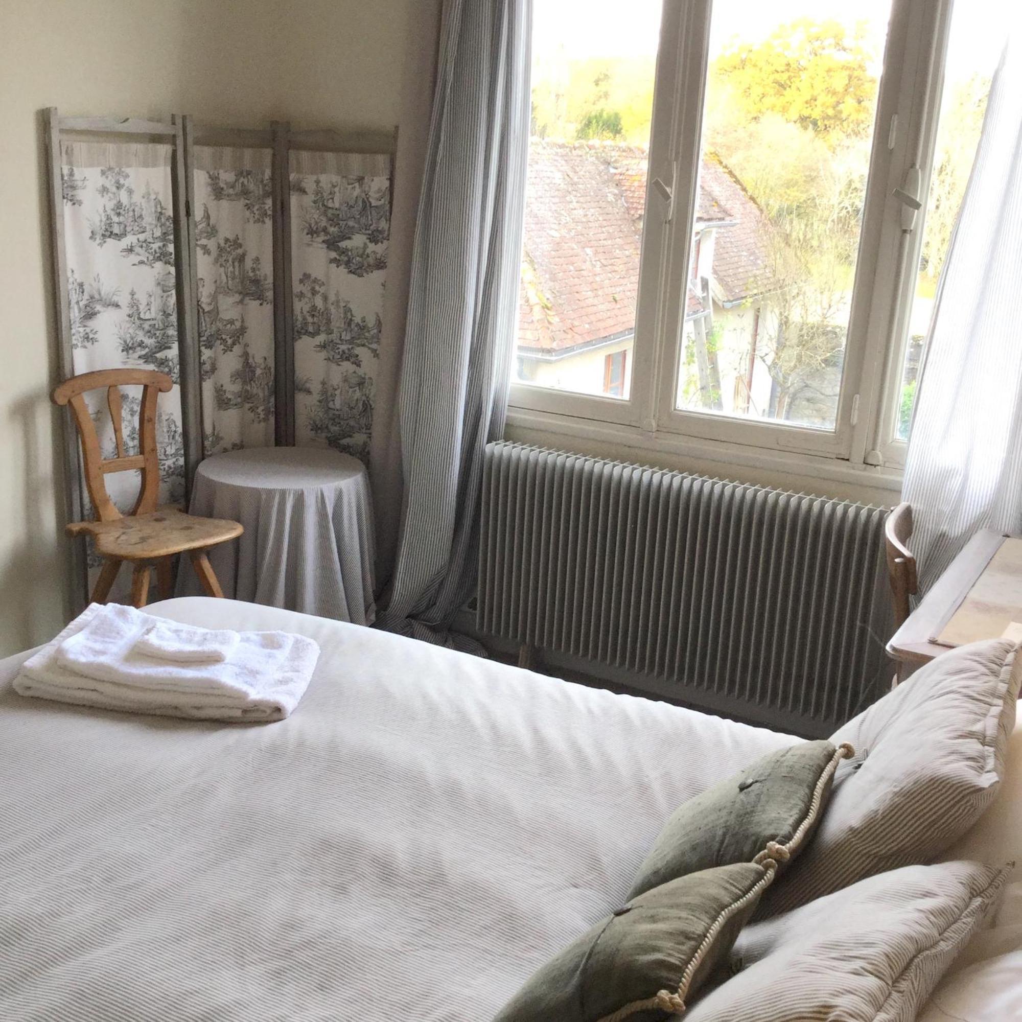 Le Logis Alexandra Bnb La Trimouille ภายนอก รูปภาพ