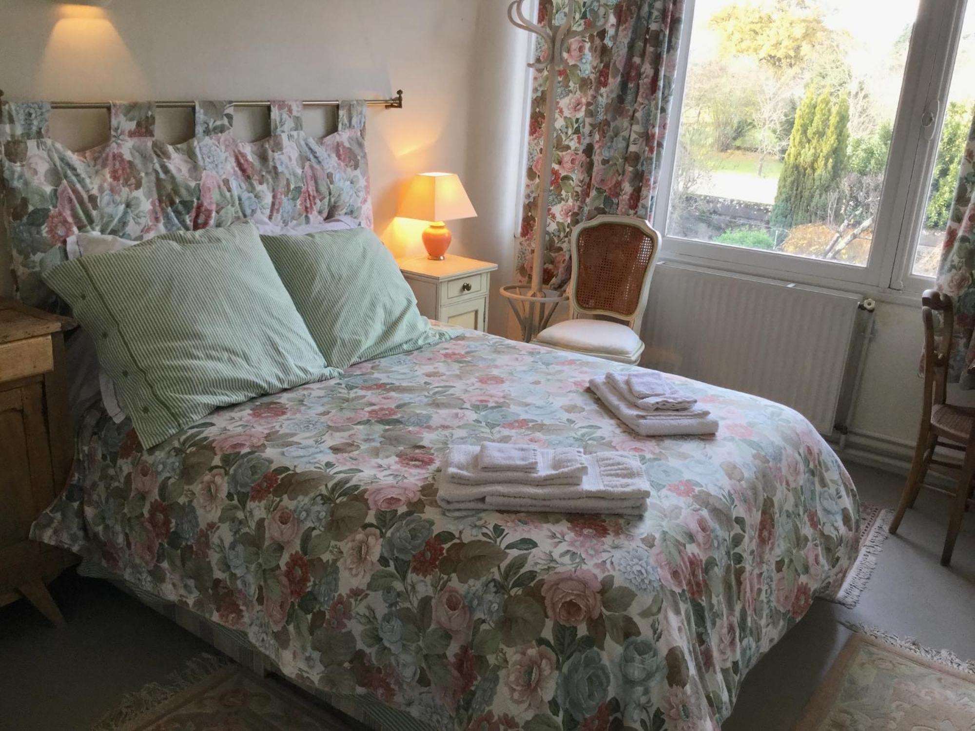 Le Logis Alexandra Bnb La Trimouille ภายนอก รูปภาพ