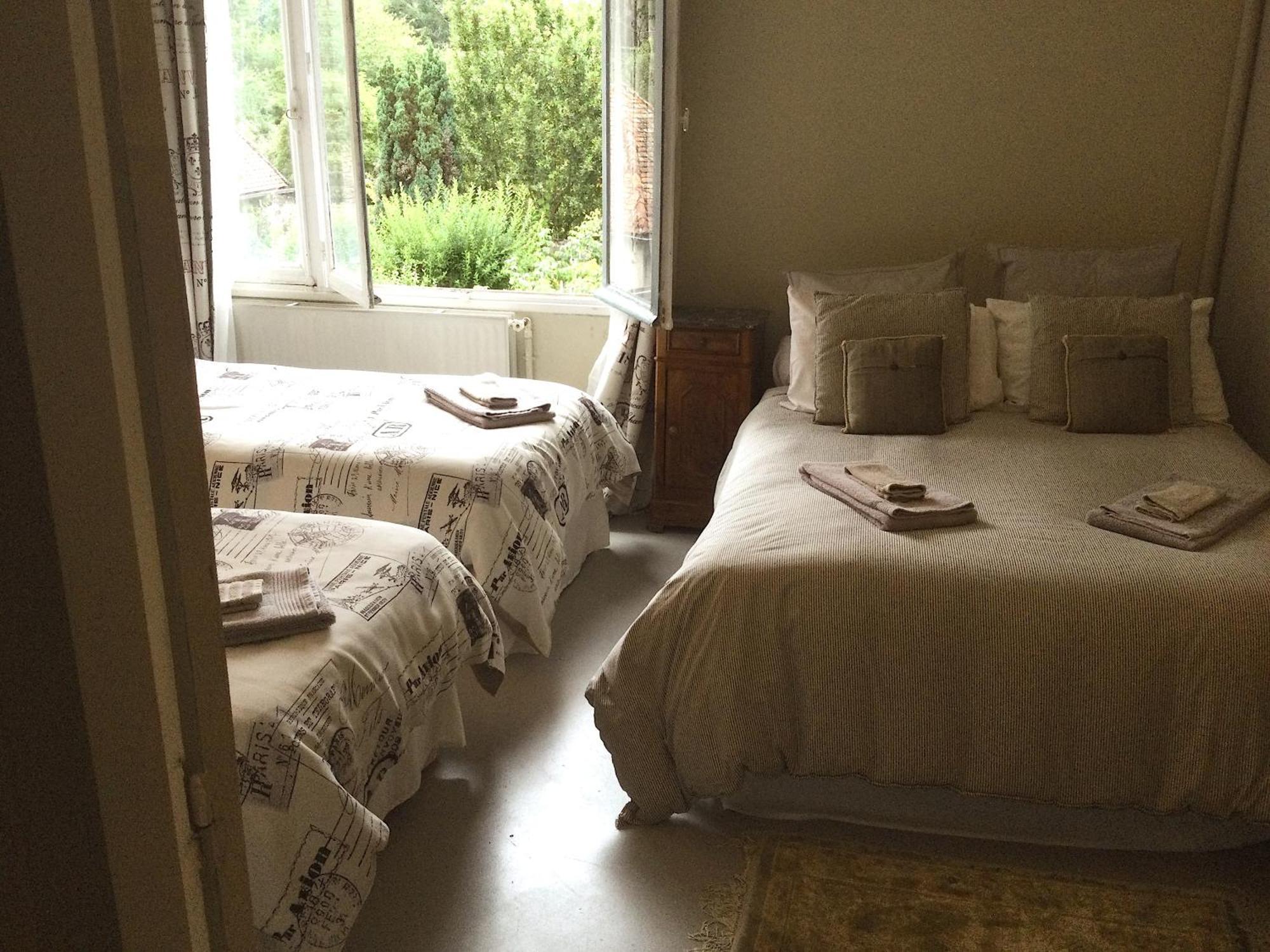 Le Logis Alexandra Bnb La Trimouille ภายนอก รูปภาพ