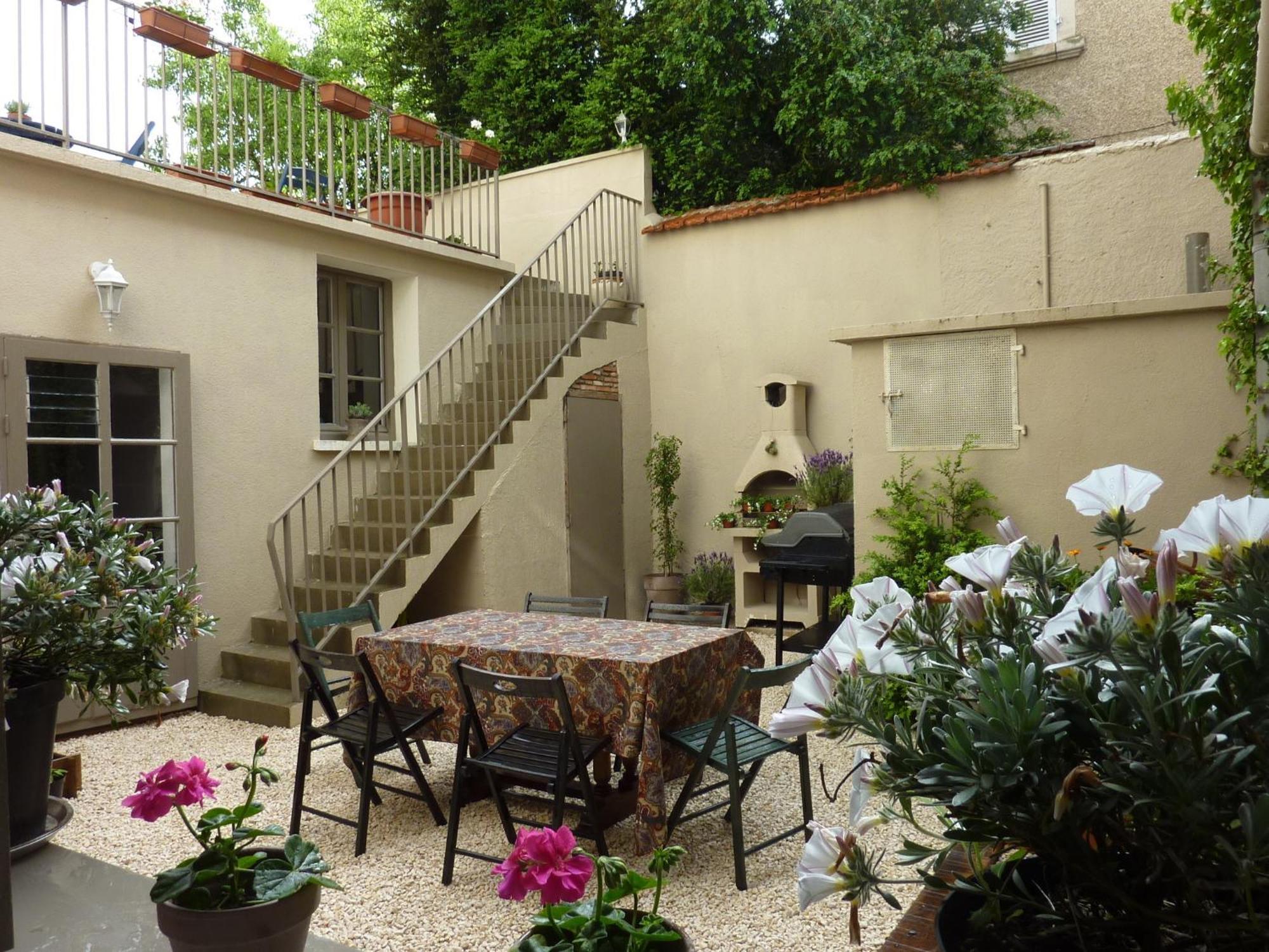 Le Logis Alexandra Bnb La Trimouille ภายนอก รูปภาพ