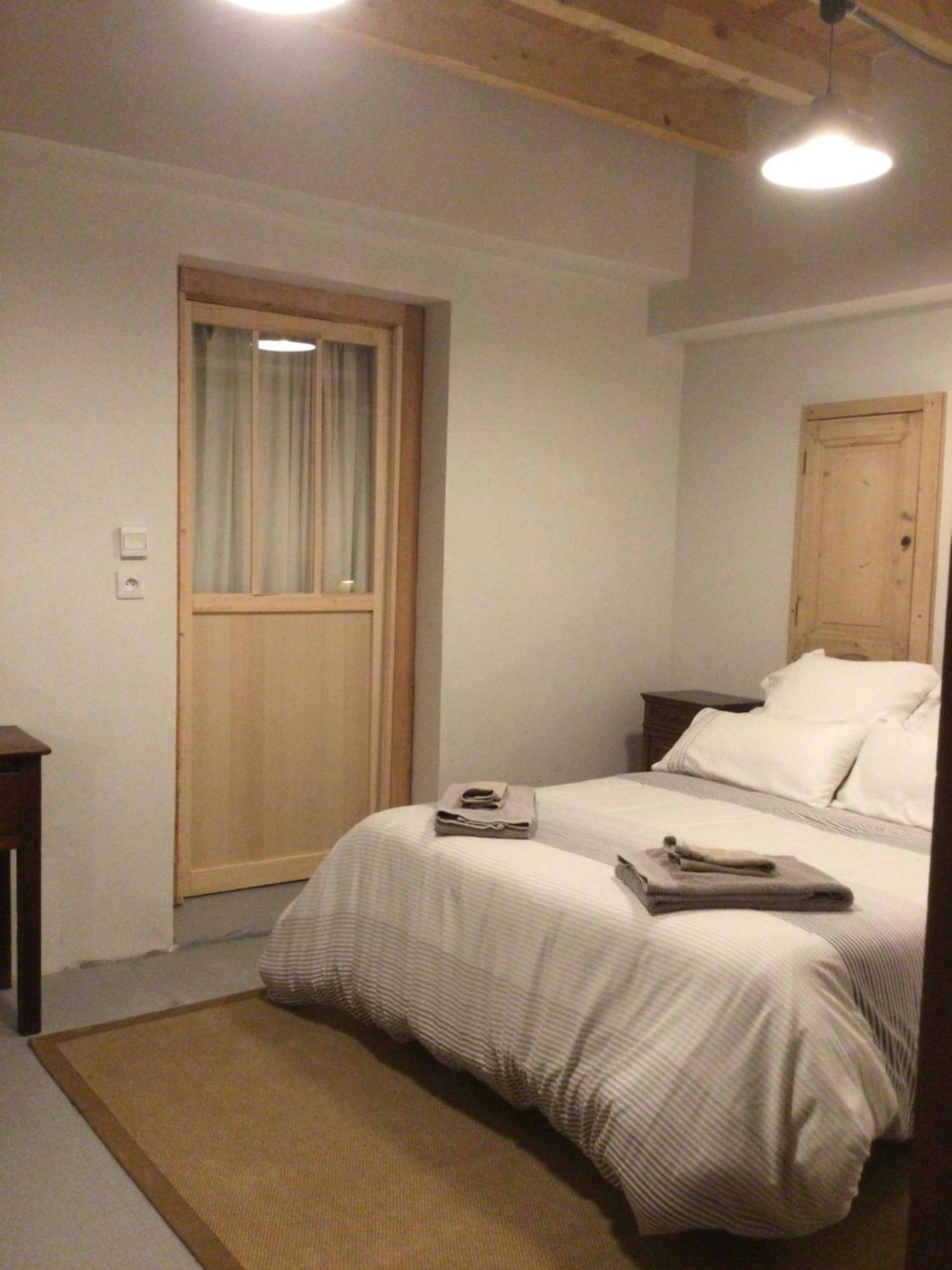 Le Logis Alexandra Bnb La Trimouille ภายนอก รูปภาพ