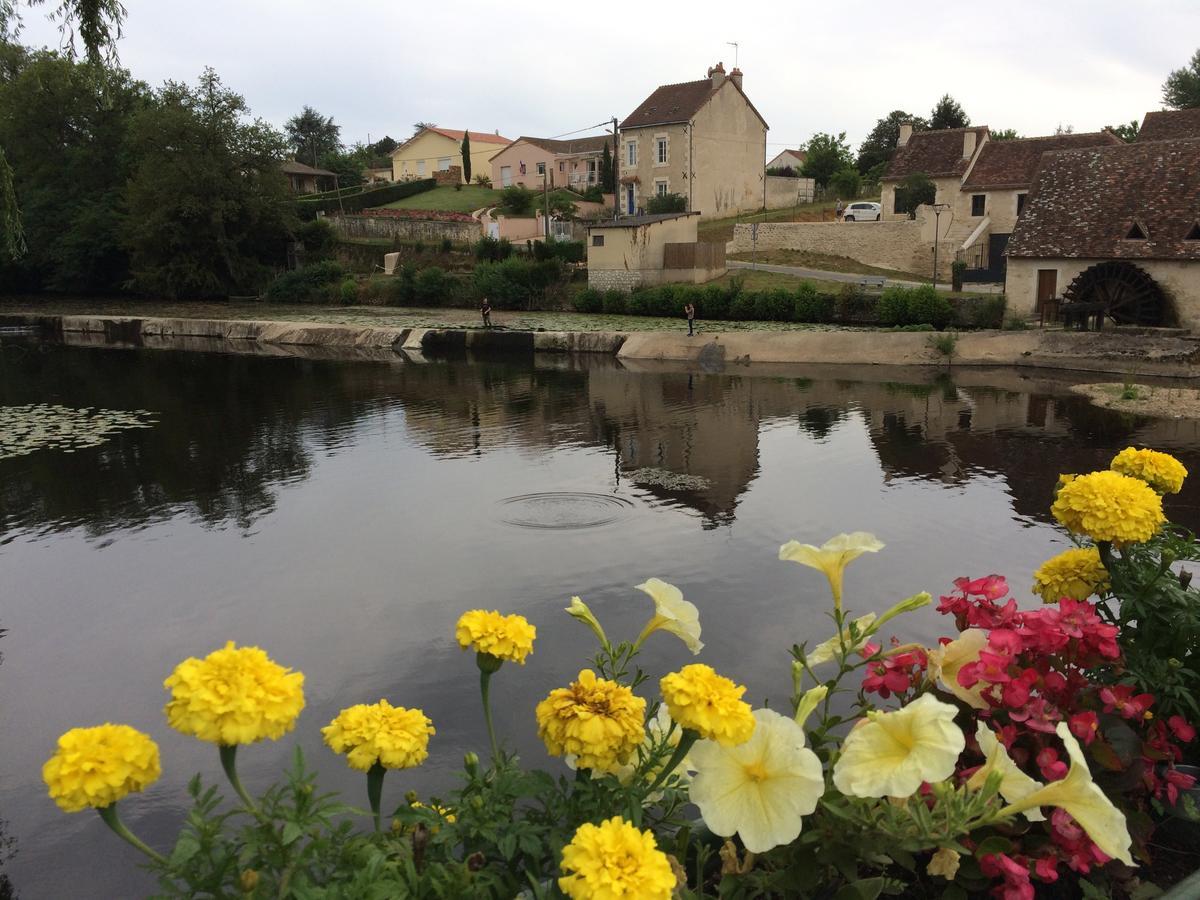 Le Logis Alexandra Bnb La Trimouille ภายนอก รูปภาพ